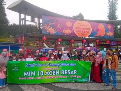 Kegiatan Tour dan Family Gathering Keluarga Besar MIN 10 Abes Ke Sumatera Utara